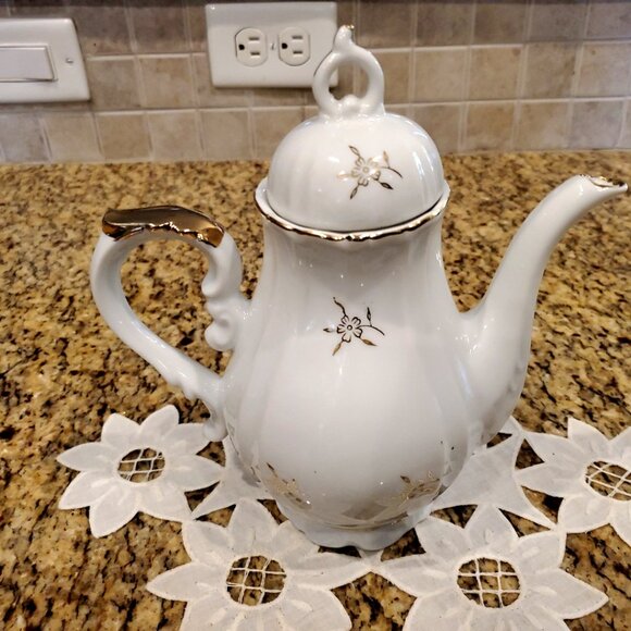 Vintage Royal Crown Porcelain Teapot with Floral & Gold Accents - Picture 2 of 9